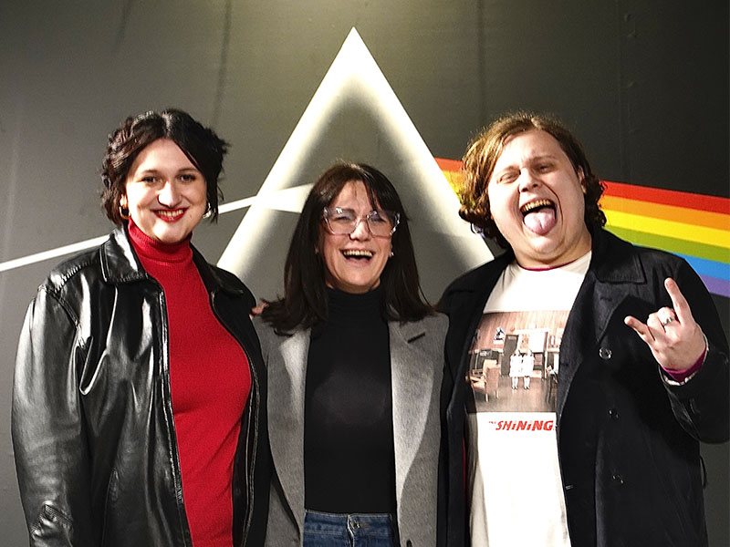 Nancy Dupl A Y Su Familia Disfrutan La M Gica Experiencia De Pink Floyd