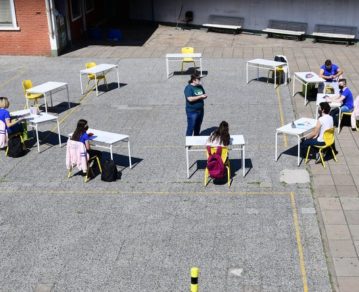 Cierre de escuelas: en los barrios populares, uno de cada cuatro chicos abandonó los estudios durante el 2020