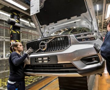¿Por qué hay pocas mujeres en la industria automotriz?
