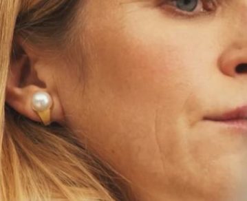 Joyas tech: cómo son los aritos fashion con auriculares inalámbricos incorporados