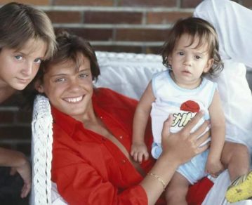 Cómo es la vida de Sergio Basteri, el intrigante hermano menor de Luis Miguel