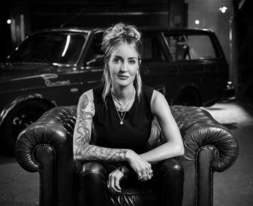 Helen Stanley: Restaura autos y difunde la cultura fierrera