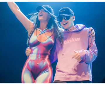 Bizarrap de festejo: llegó a los 10.000.000 de suscriptores y lo celebró con su amiga Nathy Peluso