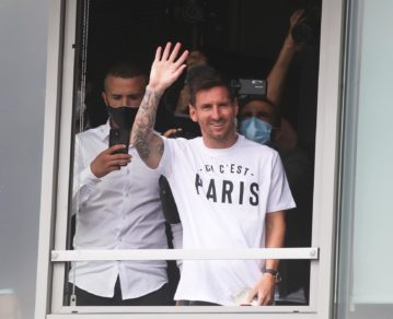Messi revoluciona Paris: delirio en las calles y el club reservó la Torre Eiffel