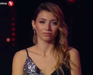 La Voz: Jéssica Amicucci cantó tras defenestrar al programa y quedó eliminada contra la debilidad de Lali