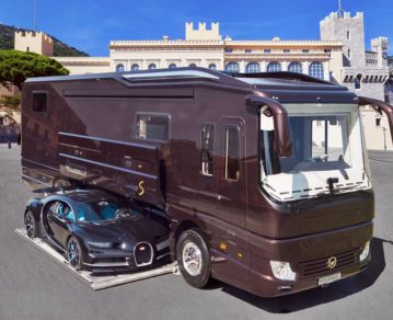 Tremenda casa rodante: lujo y hasta lugar para guardar un súper deportivo