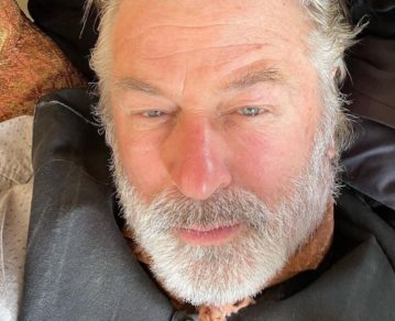 Nuevo y alarmante dato sobre el caso Alec Baldwin: qué le habían dicho al actor antes de grabar la fatídica escena