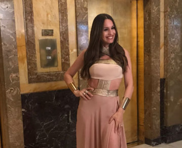 Los Personajes del Año 2021: Pampita apostó por un sofisticado outfit en tonos nude y rosa