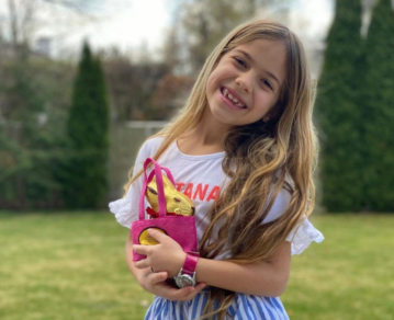 Lola, la hija más grande de Evangelina Anderson y Martín Demichelis, deslumbró con su talento musical