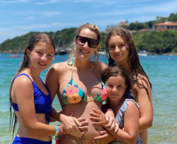 Familia ensamblada: Mica Viciconte le enseñó a cocinar a las hijas de Nicole Neumann