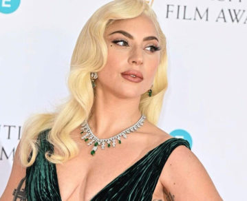 Lady Gaga deslumbró con su look en la red carpet de los premios BAFTA 2022