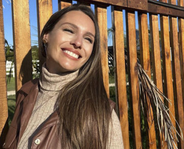 Pampita lleva la prenda it del invierno 2022