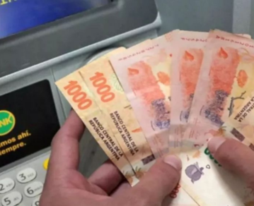 IFE: Quiénes lo cobran y cómo anotarse para el bono de $18.000