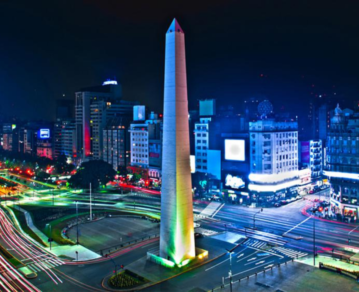 El obelisco cumplió 86 años: se construyó en honor a los 400 años de la primera fundación de la ciudad