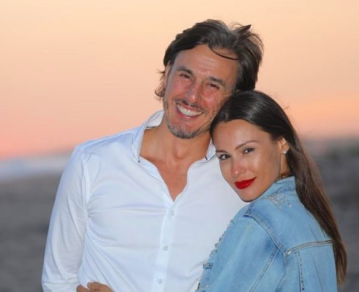 ¡Pura emoción! Pampita compartió el momento en que Roberto García Moritán le regaló el banco de plaza de la película Notting Hill