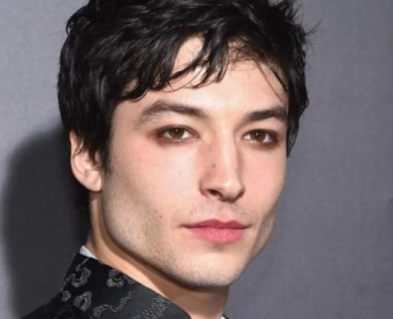 ¡Escándalo! El actor Ezra Miller fue acusado de albergar niños en su granja que estaría llena de armas y drogas