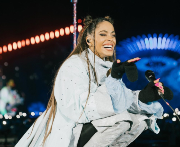 ¡Súper solidaria! Tini Stoessel se quedó con los apuntes de una fan por accidente e hizo todo lo posible para devolvérselos