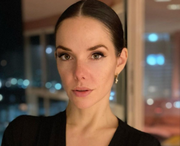 Julieta Nair Calvo reveló la estrategia que tiene para amamantar a su bebé mientras hace teatro con Susana Giménez