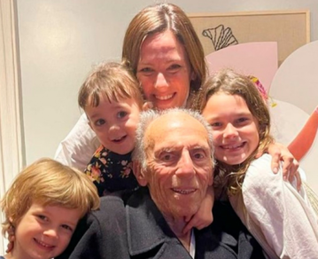 Paula Chaves mostró el altar que le prepararon sus hijos a su abuelo Kaki