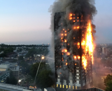 Tragedia en China: se desató un fuerte incendio en una torre de 200 metros de altura en Changsha
