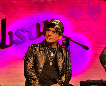 Zeta Bosio, bajista de Soda Stereo, creó una plataforma digital y sale en busca de nuevas bandas latinas