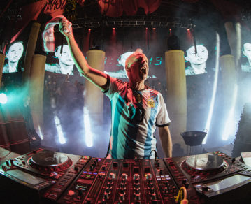 Fatboy Slim y Claptone hicieron bailar a una multitud en GEBA