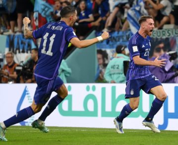 Argentina venció 2 a 0 a Polonia y se clasificó para octavos de final del Mundial de Qatar