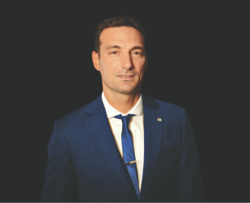 Lionel Scaloni: el día que se vistió de etiqueta con los colores azul y blanco