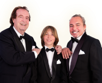 Dyango regresa a la Argentina acompañado por su hijo Marcos Llunas y su nieto Axel