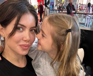 Wanda Nara se indignó con una seguidora que la acusó de ser mala madre