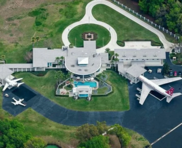 La casa de John Travolta que invita a volar: temática, vale 14 millones de dólares y tiene 2 pistas de aterrizaje