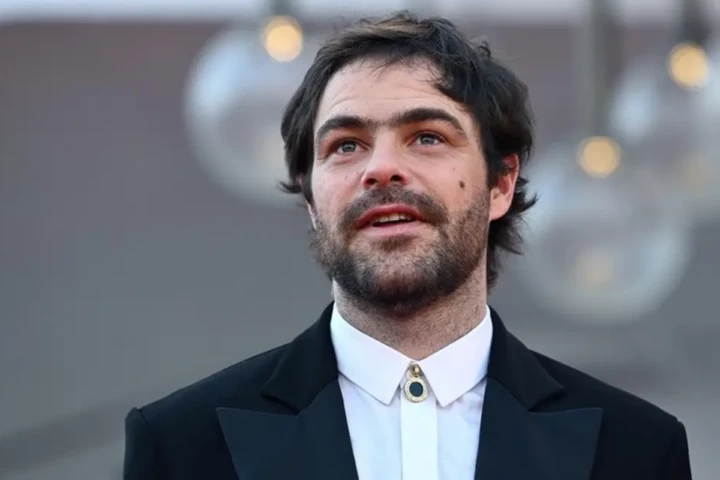 Peter Lanzani sorprendió al revelar que tiene novia: 