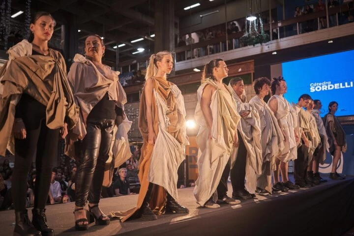 diseño de escenario de pasarela de desfile de moda