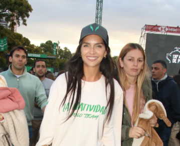 Zaira Nara alentó a Facundo Pieres en el Abierto Argentino de Polo con un look tejano y le dio mucha suerte