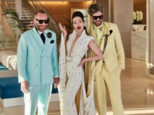 Natalia Oreiro junto a los dos amigos a quienes les ofició la boda