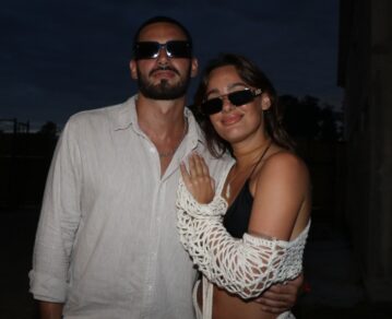 Enamorados y sonrientes: Así llegaron Nico Occhiato y Flor Jazmín Peña a Punta del Este