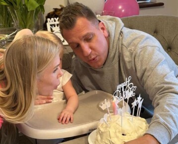 Maxi López y Daniela Christiansson mostraron por primera vez la carita de su hija, Elle