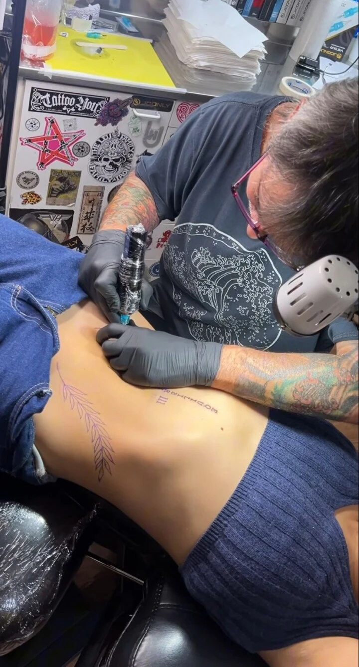 Flor Vigna mostró los tatuajes que se hizo tras separarse de Luciano  Castro: 