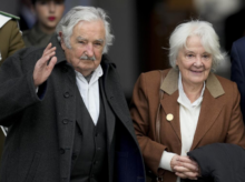 José Pepe Mujica junto a su esposa