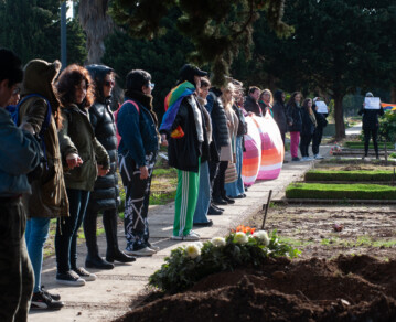 Entre canciones, lágrimas y un pedido de justicia por el triple lesbicidio: así fue la despedida de Andrea, Roxana y Pamela