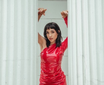 María Becerra: De su “época de rebeldía” y de pensar en “dejar la música para actuar”, a los haters “como villanos de estos tiempos”