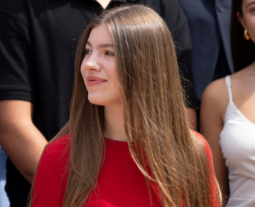 La infanta Sofía se reencontró con compañeros del colegio e impactó con un look fuera de protocolo