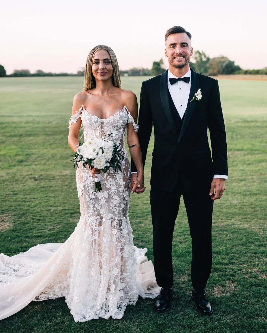 Nicolás Tagliafico y Caro Calvagni en su boda. 