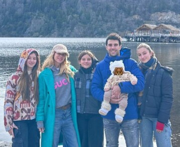 El álbum de Nicole Neumann, sus hijas y Manu Urcera en sus primeras vacaciones con Cruz