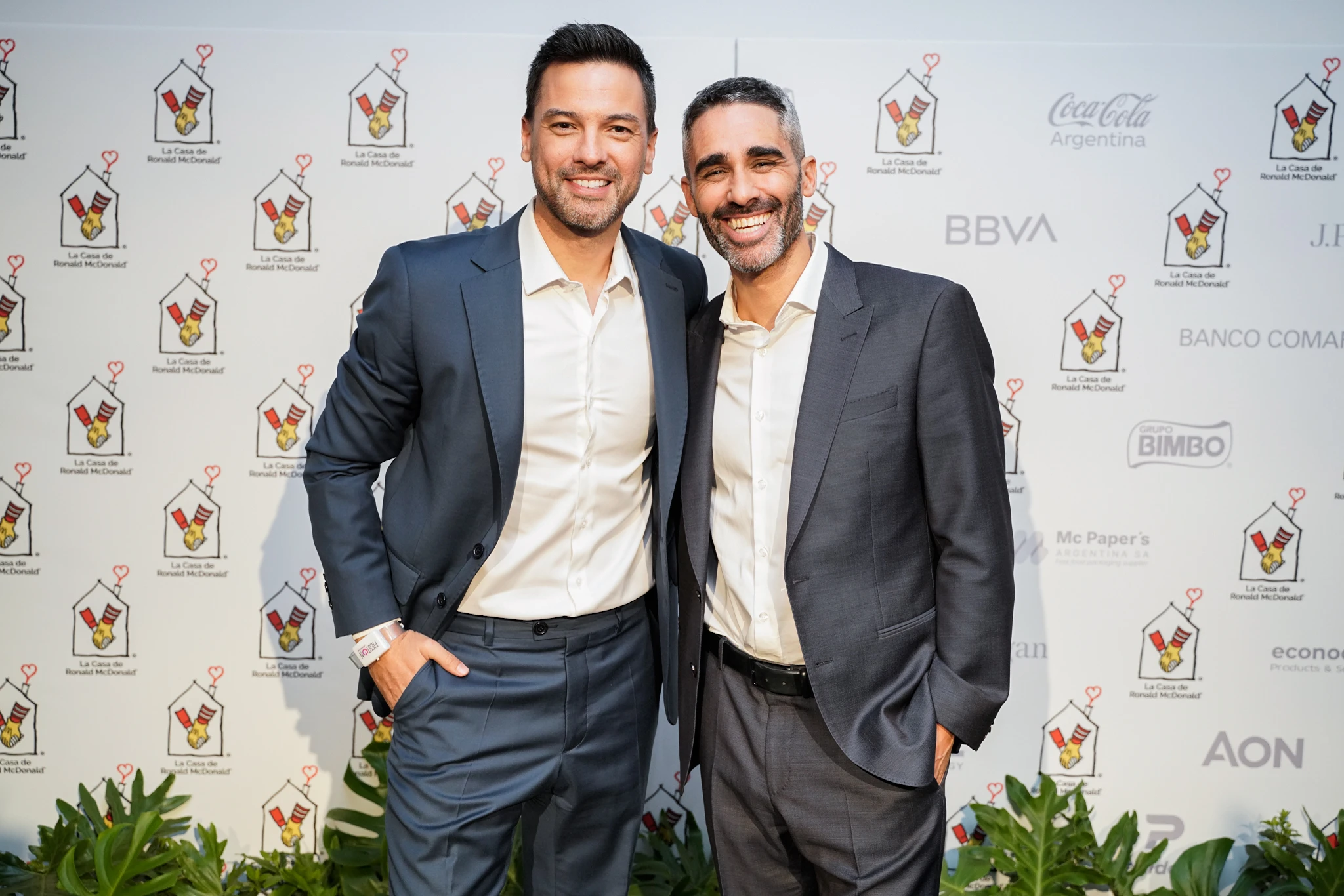 Los conductores de Poco correctos, Chino Leunis y Pollo Álvarez.