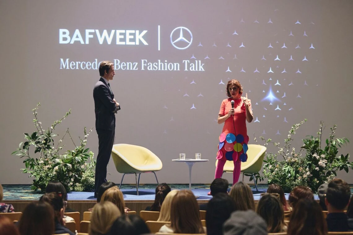 “Es dura la vida estando sola, pero lo buenísimo que tiene el mundo de la moda es que te da muchas cosas buenas. Es un universo de trabajo en equipo, muy colaborativo”, afirmó en el fashion talk que coordinó Iván de Pineda en el Bellas Artes. 