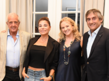 Carmela Blanco junto a su esposo Enzo Francescoli recibe a sus invitados VIP a su muestra de arte