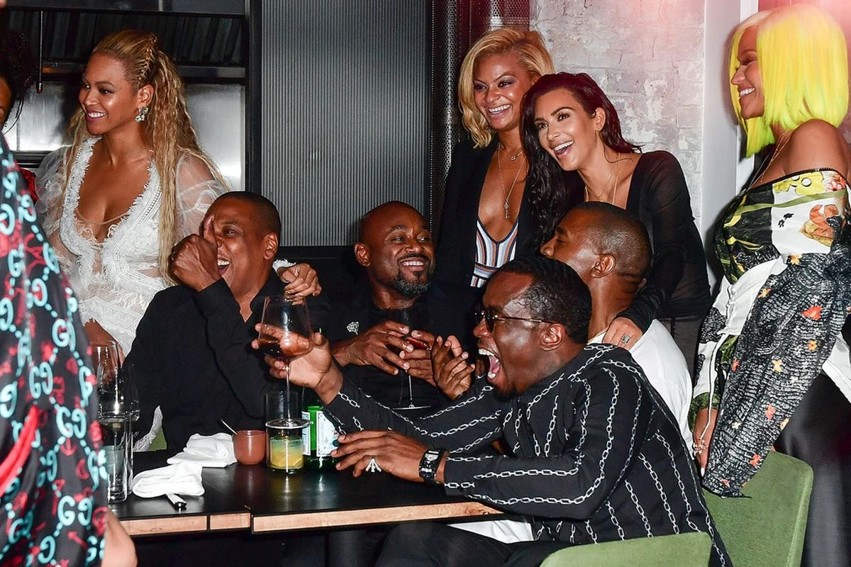 Alicia Keys, Beyoncé, Lauren Branche, Kim Kardashian, Cassie, Sean Combs, Kanye West, Steve Stoute, Jay-Z y Swizz Beatz