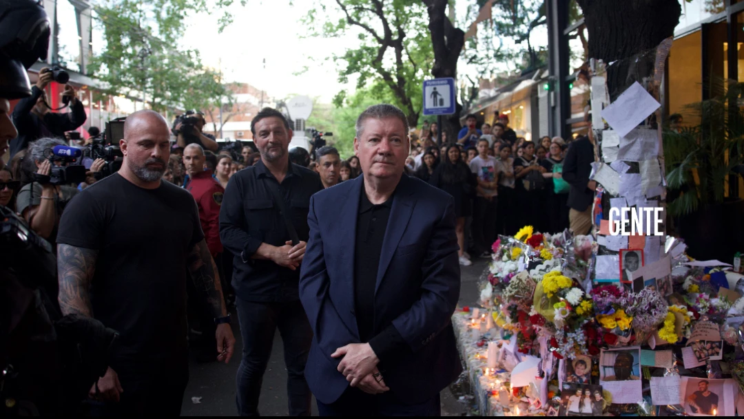 El padre de Liam Payne llega al santuario en el barrio de Palermo, Argentina