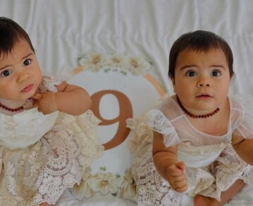 Las fotos del festejo por los 9 meses de Laia y Aimé, las gemelas de Daniela Celis y Thiago Medina